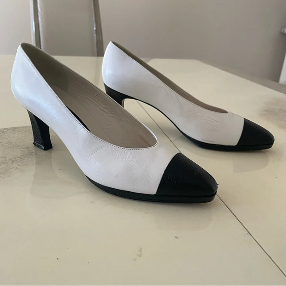 Stuart Weitzman White and Black Leather Heels - Size 6.5 - Picture 1 of 9